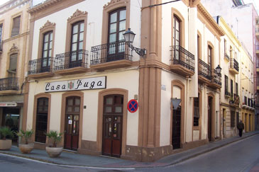 Fachada Bar "Casa Puga" desde 1870 en el casco Histrico de Almera